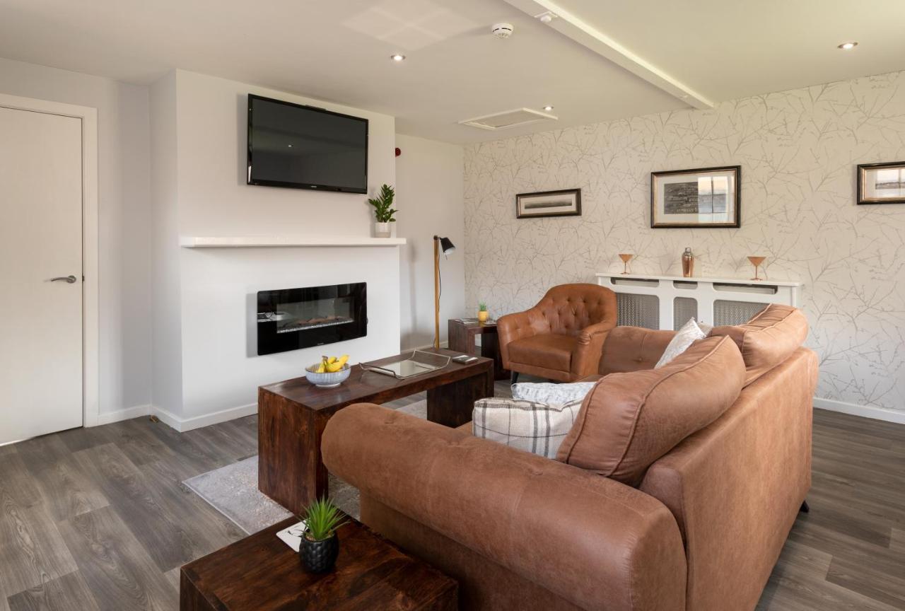 The Stable Suite At York Racecourse מראה חיצוני תמונה