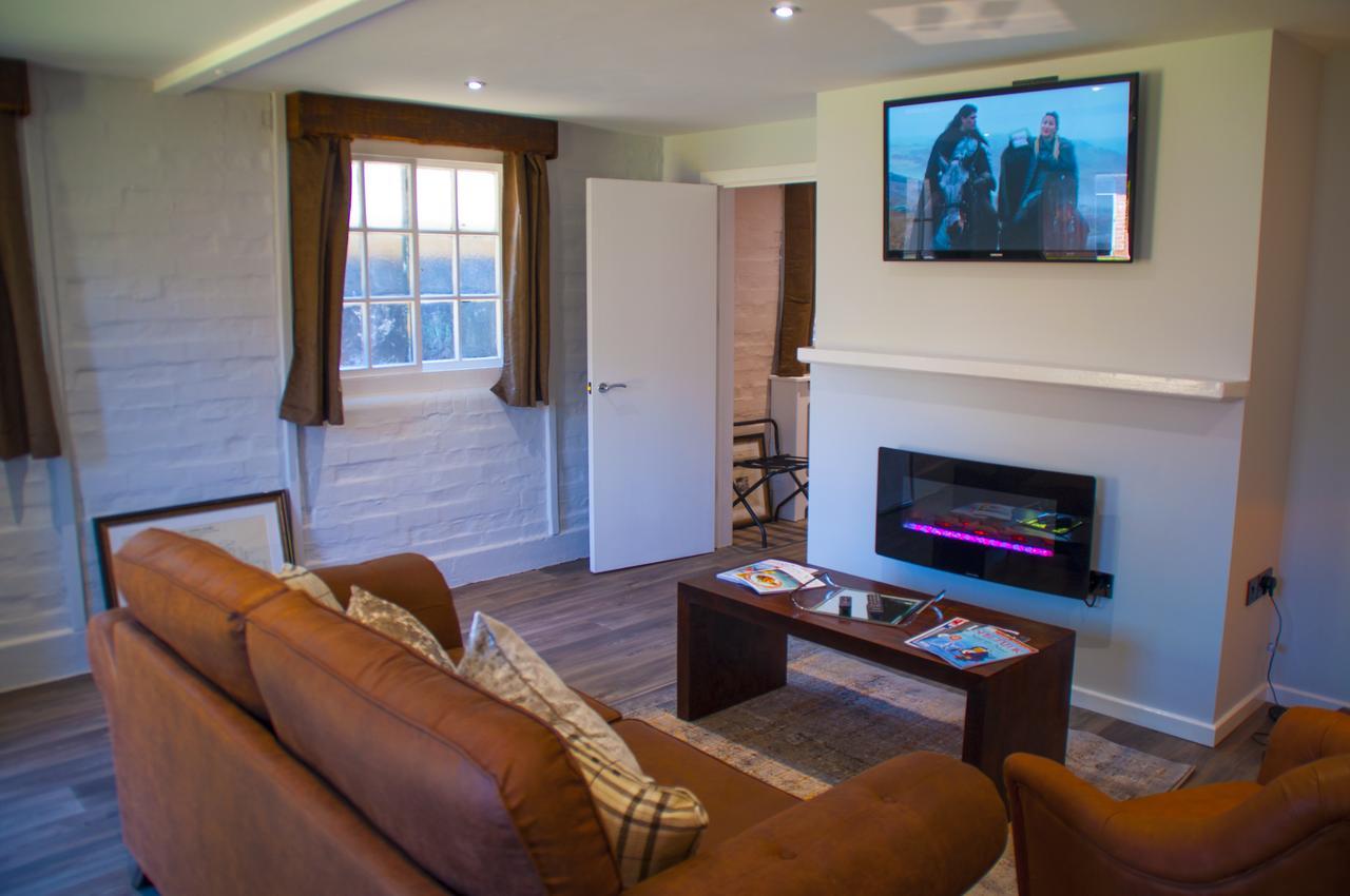The Stable Suite At York Racecourse מראה חיצוני תמונה